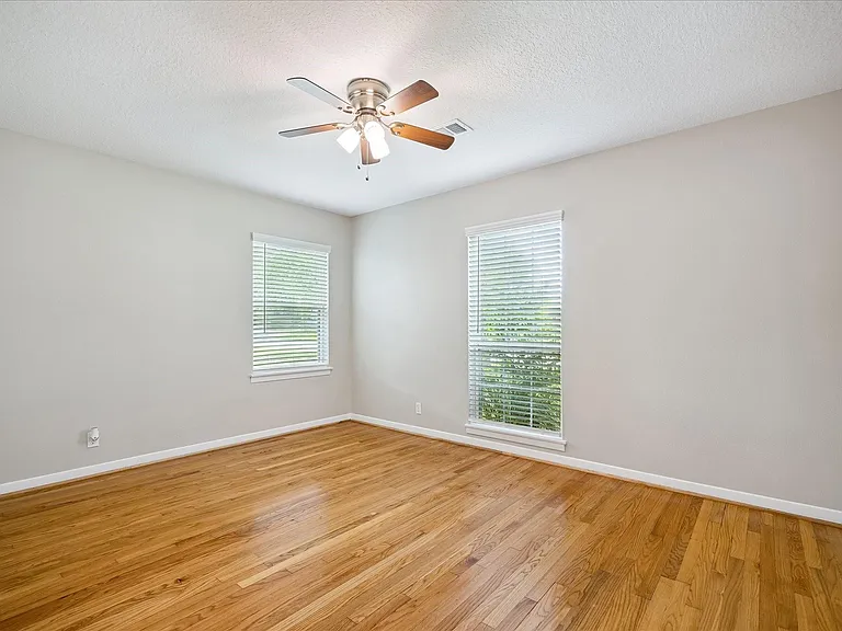 9814 Pine Lake Dr — Photo 10