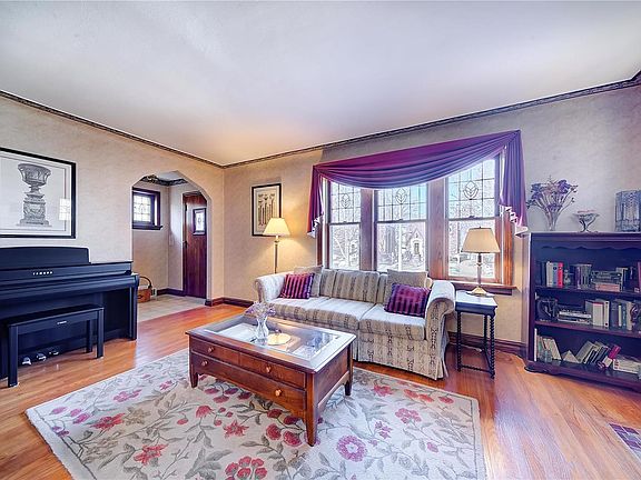 4th image of 6648 Lindenwood Pl