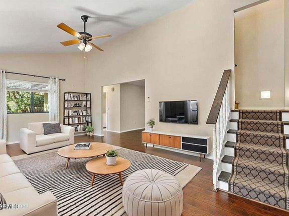 3rd image of 1786 ROLLING HILLS Drive