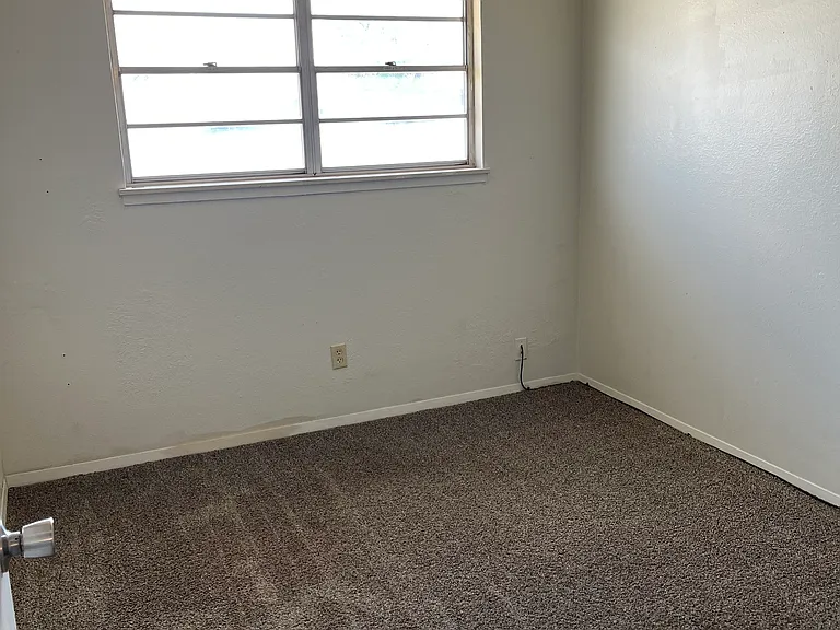 1122 W Coal Ave — Photo 10