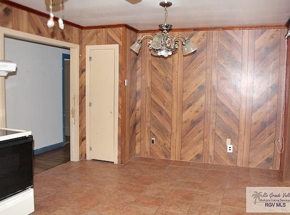 5th image of 1610 Palm Dr