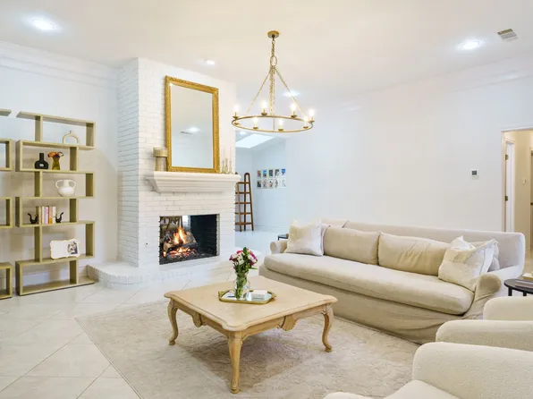 1929 Shadow Trl, Plano, TX 75075