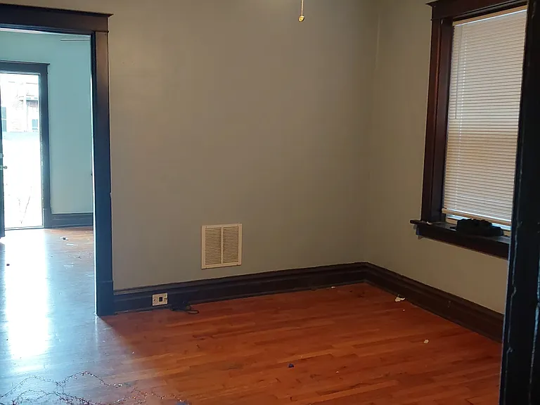 2116 Geyer Ave — Photo 3