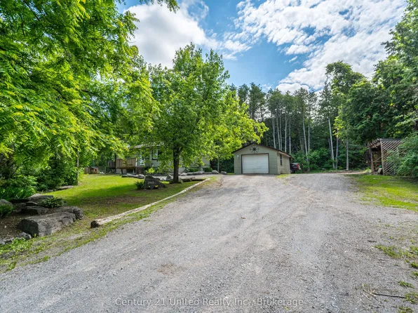 2403 Upper Chemong Dr, Selwyn, ON K0L 2H0