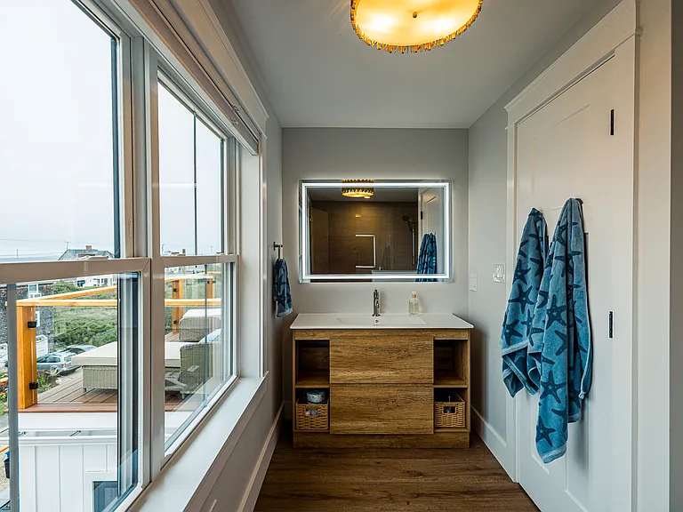 Primary En-Suite Bathroom with Ocean Views
