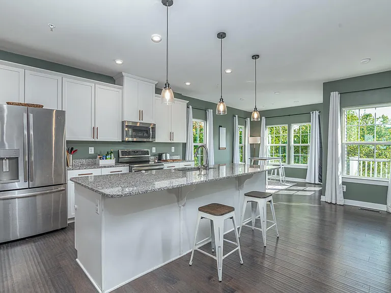 405 Potomac View Pkwy — Photo 4