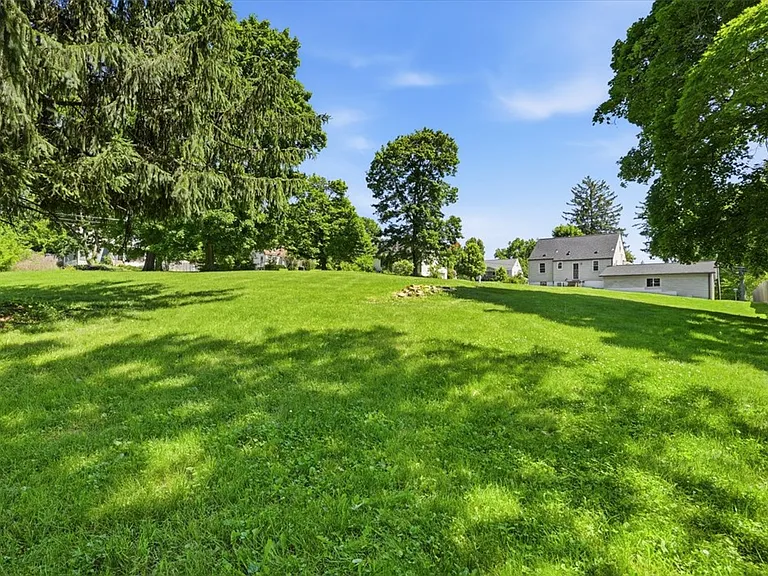 315 South Dr — Photo 31
