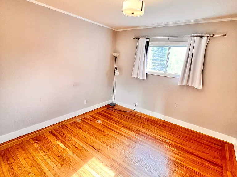 363 Willits St — Photo 10