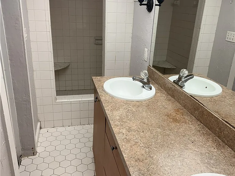 3955 Seminole Ave — Photo 5