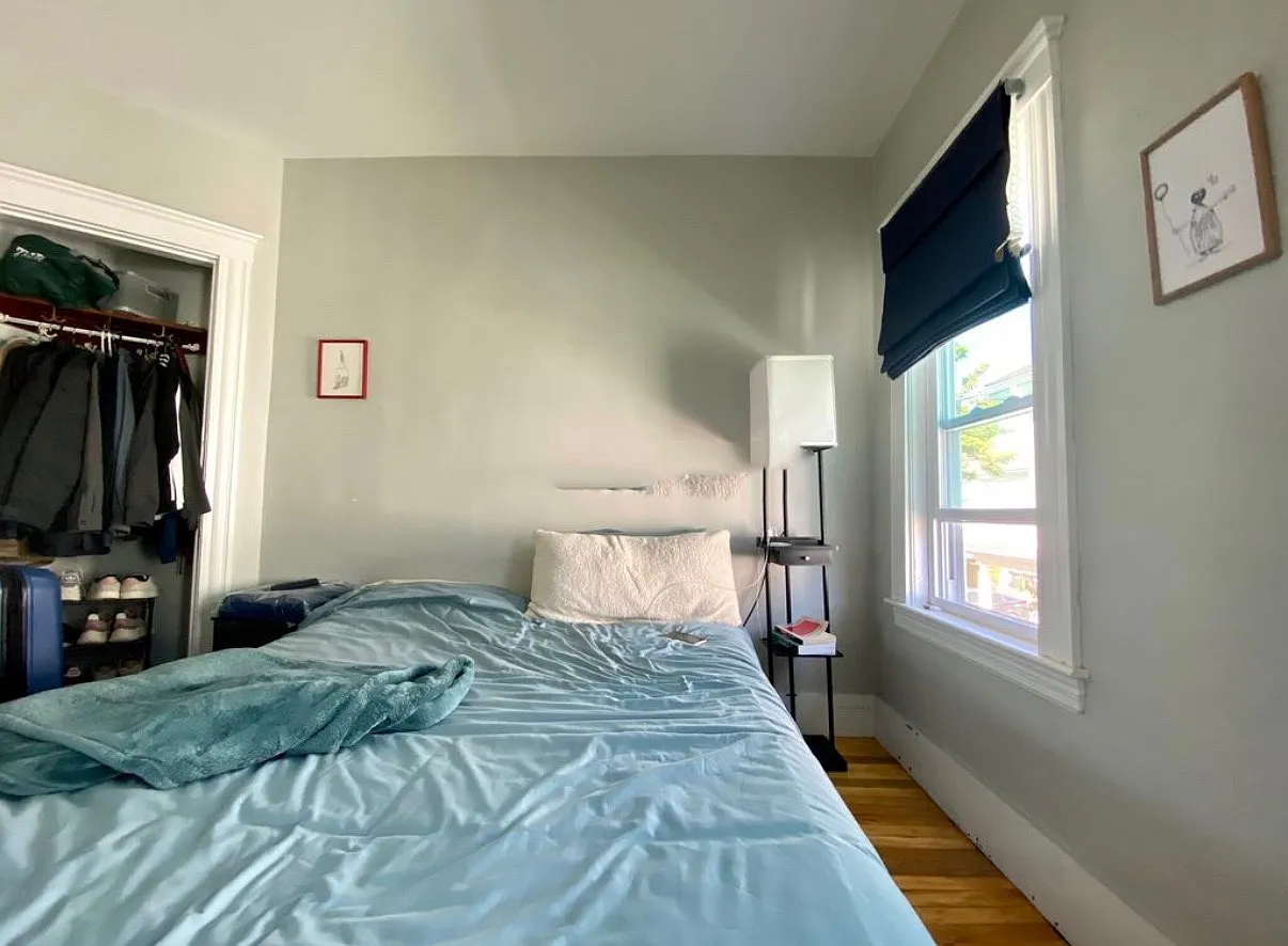 4 bed, 9999 sqft, $5,200 — Photo 4