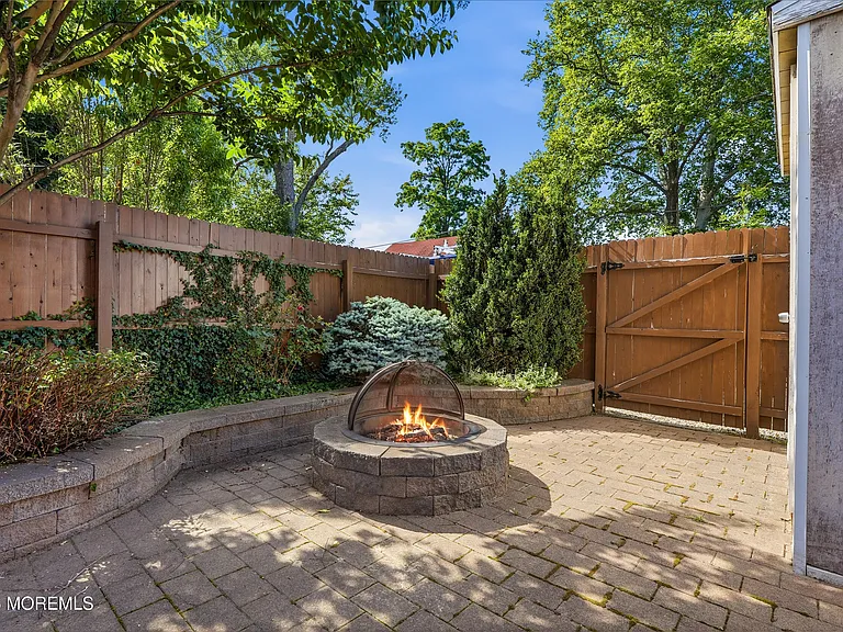 69 Linden Pl — Photo 31