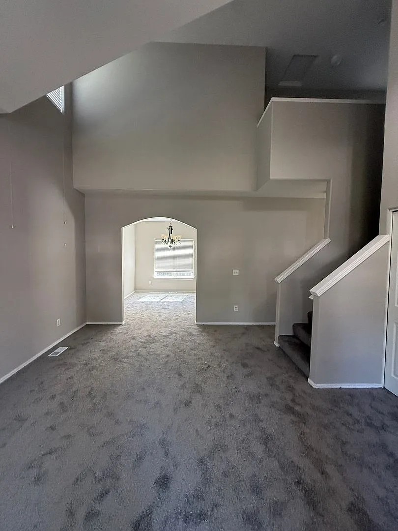 3194 SE Tumblestone Drive ~ Freshly Updated Home — Photo 2