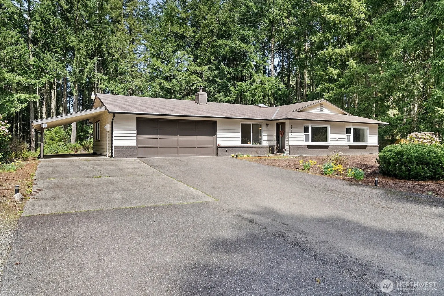8710 Homestead Avenue NE photo 1