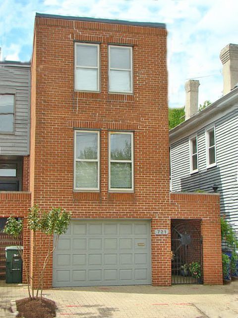 1st image of 721 Yarmouth St