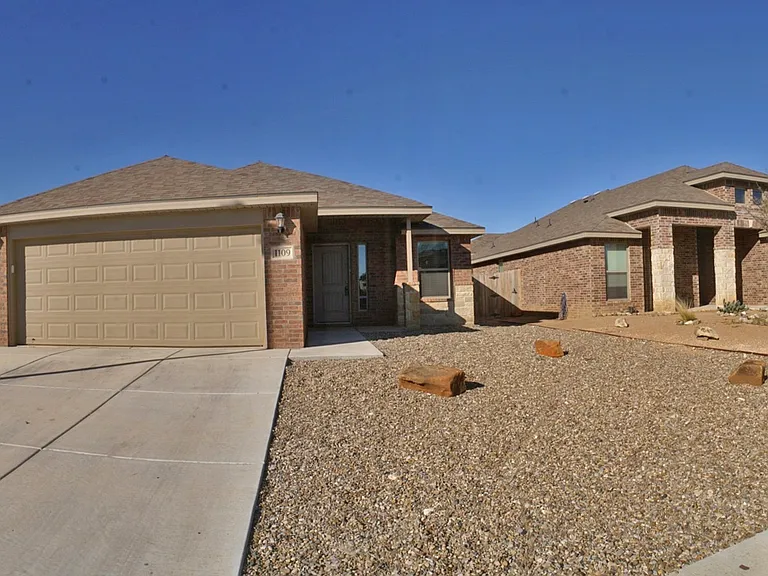 1109 Lizzard Ct — Photo 1