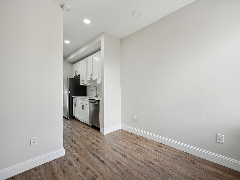 1st image of 1921 N 2nd St #B
