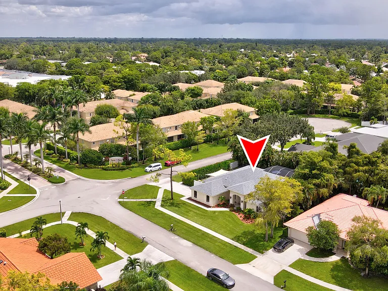 13823 Callington Dr — Photo 31