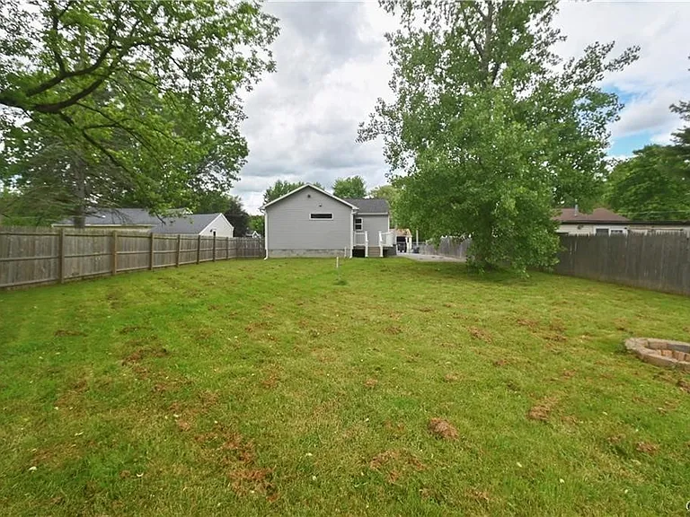 5854 Reis Dr — Photo 23