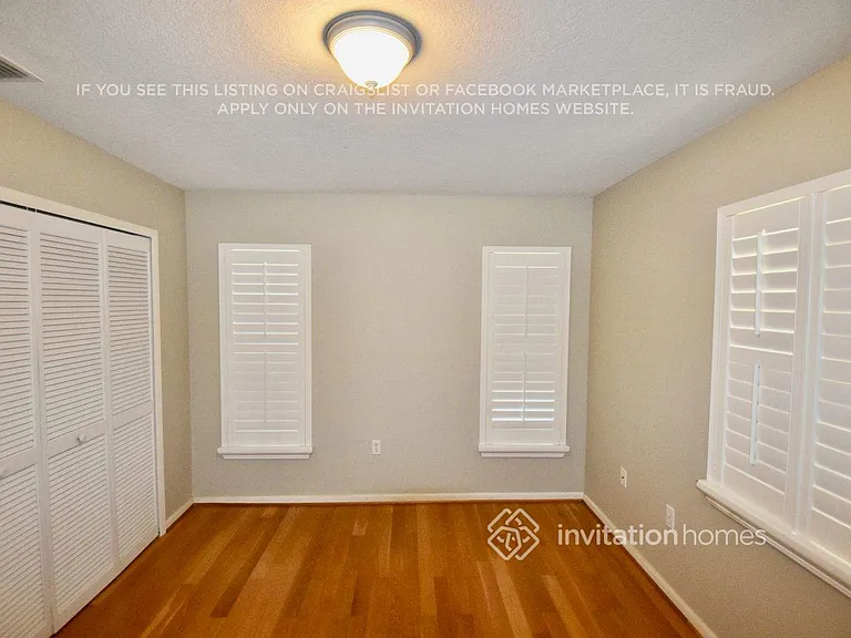 7028 Doehring Dr — Photo 12
