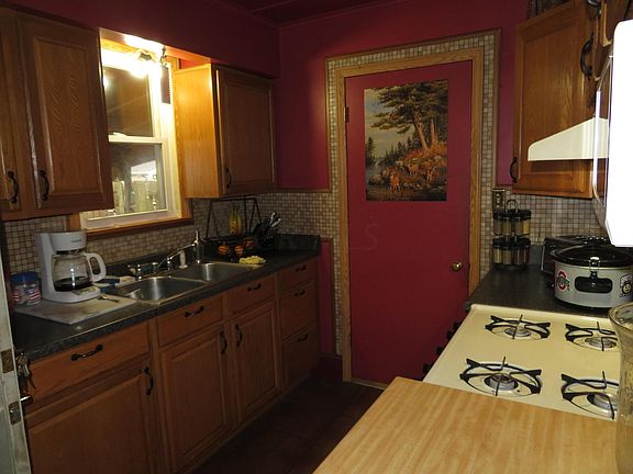4th image of 120 N Everett Ave