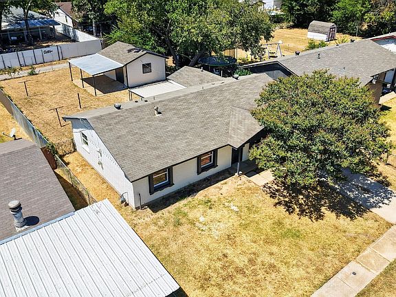 2nd image of 661 Edgeglen Dr