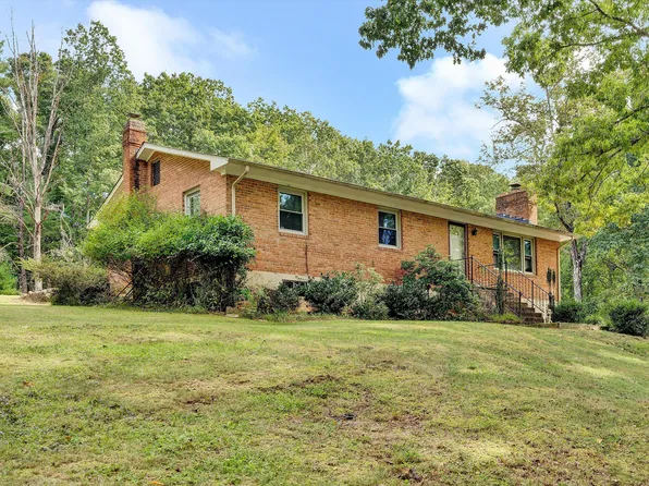 6804 Cotton Hill Rd, Roanoke, VA 24018