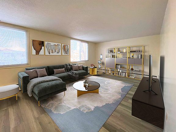 3rd image of 2250 Rose St #206
