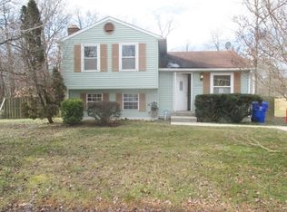 12819 Twin Oak Dr, Waldorf, MD