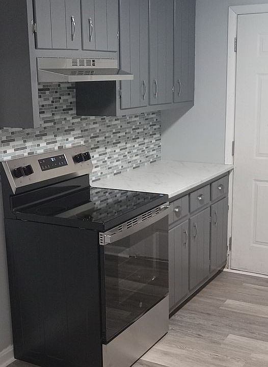 2nd image of 16043 Richmond Rd #3-MK