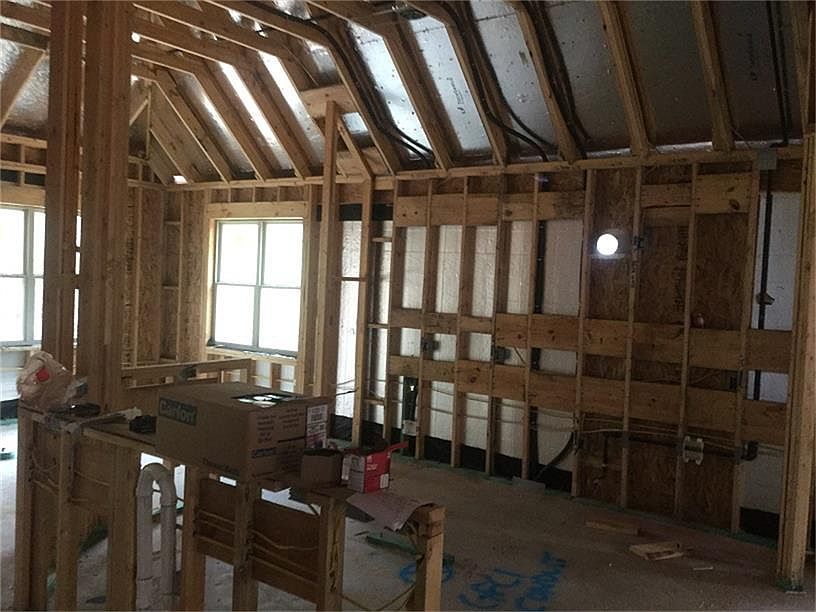 1st image of 25118 Wintergreen Dr