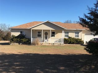 29020 Old Cherry Ln, Lebanon, MO 65536