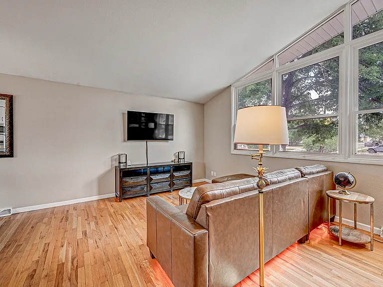6260 Teller St — Photo 8