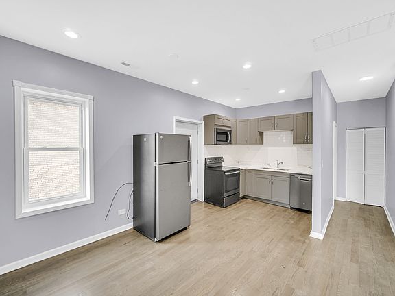3rd image of 4335 Lawndale Ave #2F