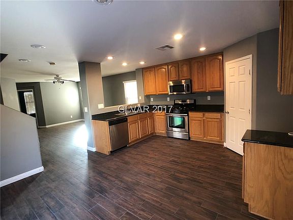 5th image of 82 Wood Cliff Ave