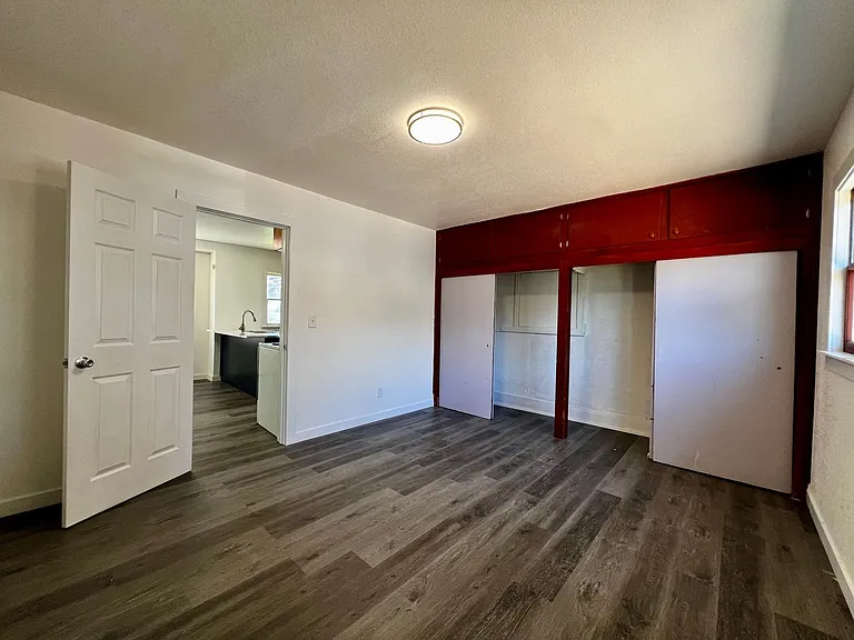 808 S 17th Ave — Photo 8