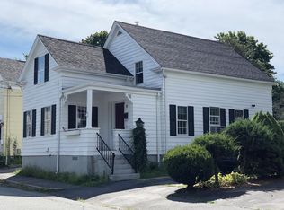 8 Bourne St, Bristol, RI 02809