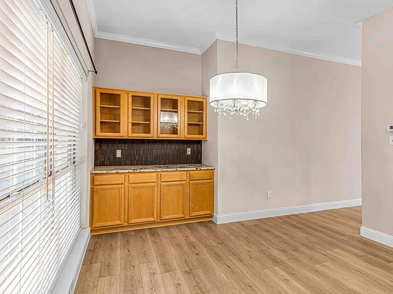3327 Rosedale Ave #B — Photo 11