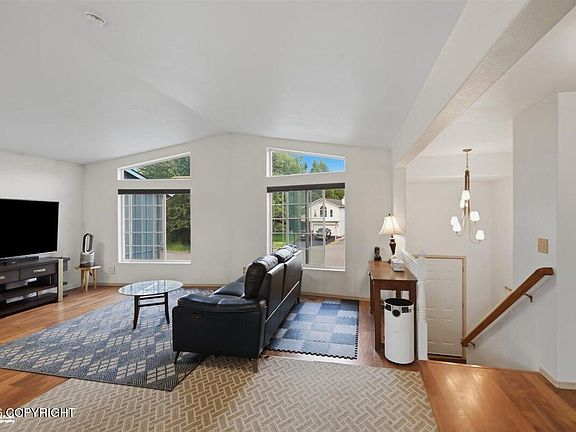 3rd image of 8510 Atkins Pl