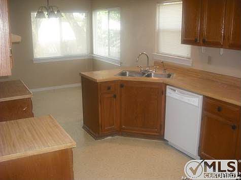 5th image of 16503 Cypress Park St