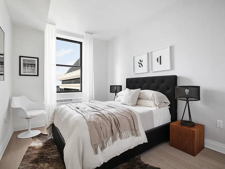 70 Pine St #727 — Photo 4