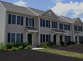 6754 Village Green Dr, Roanoke, VA 24019
