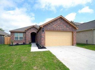 7906 Red Oak Ln, Texas City, TX 77591