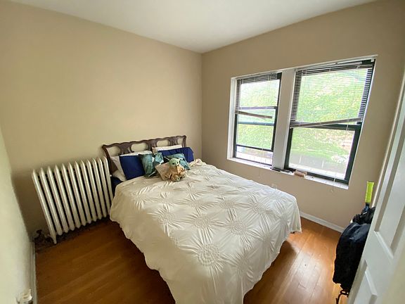 4th image of 685 W Wrightwood Ave #2W