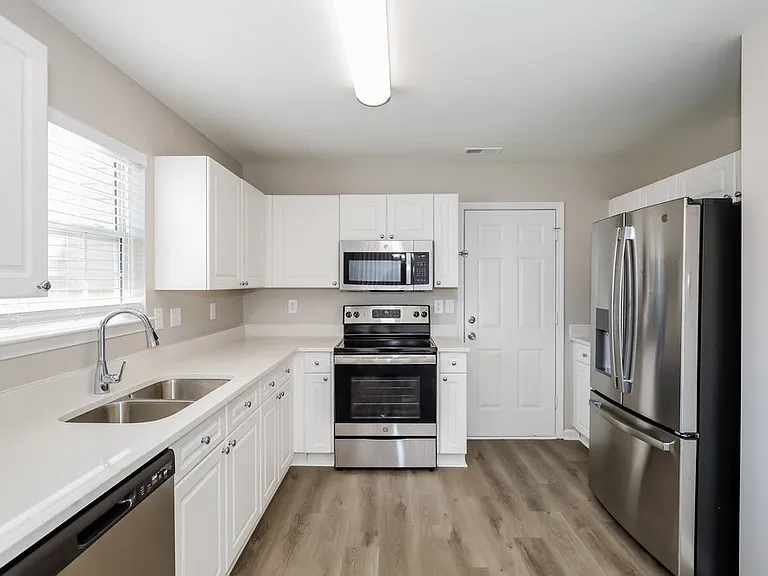 9422 Isaac Hunter Dr — Photo 8