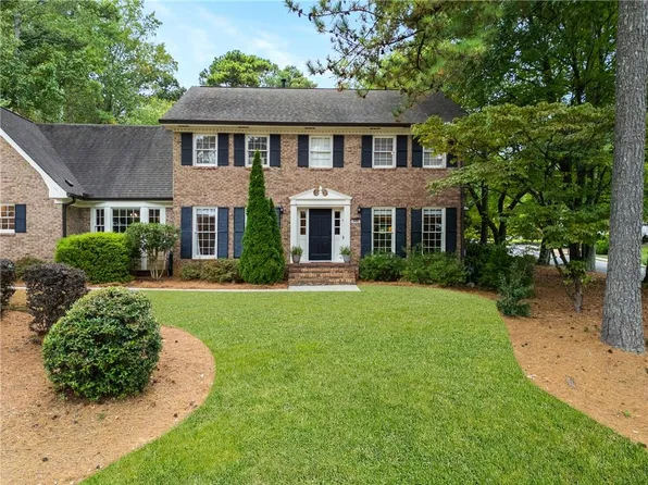 5450 Dunwoody Knoll Ct, Atlanta, GA 30338