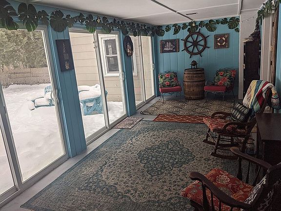 South facing 3 season porch.