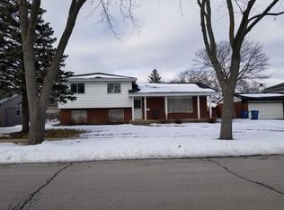 168 E Winthrop Ave, Addison, IL 60101