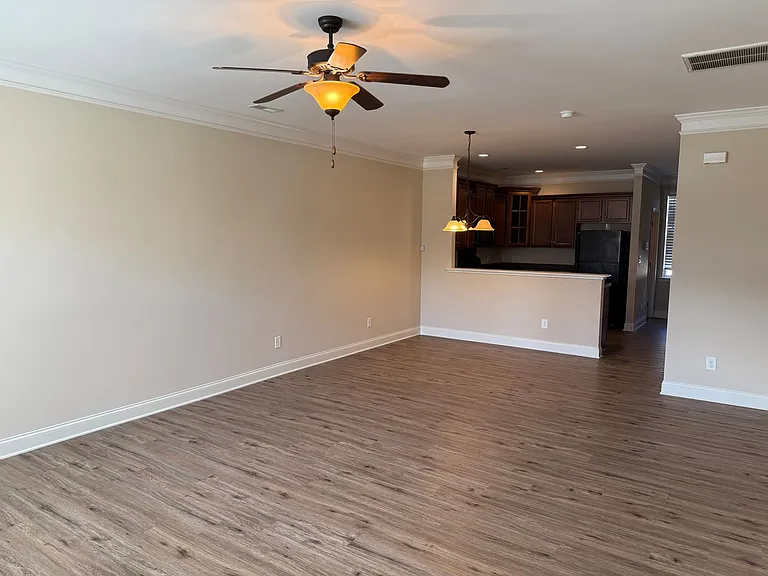 371 Beacon St NW — Photo 2