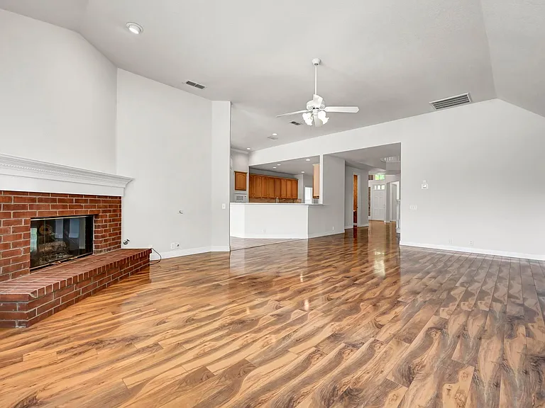 306 Canyon Lake Dr — Photo 10