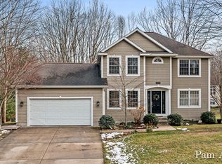 18794 Winnebago Dr, Spring Lake, MI 49456